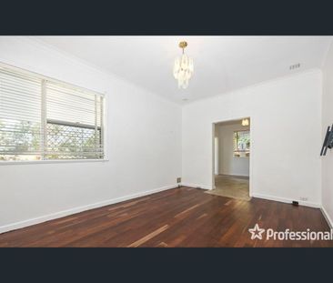 Charming Home - Photo 1