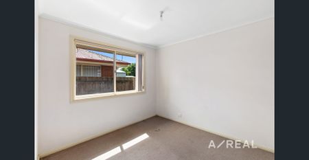 Cozy Three-Bedroom Rental: Ideal for First-Timers or Small Families! - Photo 3