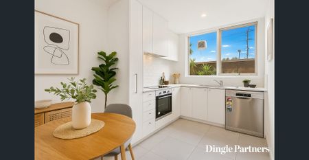 Spacious Two Bedroom Apartment - Photo 4