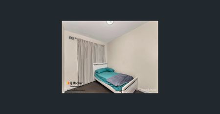 Excellent Location, two bedroom ground floor unit! - Photo 3