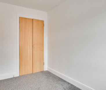 3 bedroom end of terrace house to rent - Photo 6