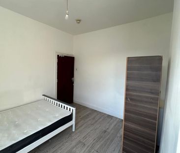 Room in a Shared House, Brownhill Road, SE6 - Photo 3