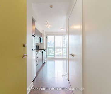 Vibe at Liberty Village Lofts , #913 - Photo 4