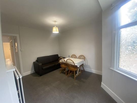 3 bedroom apartment to rent - Photo 1