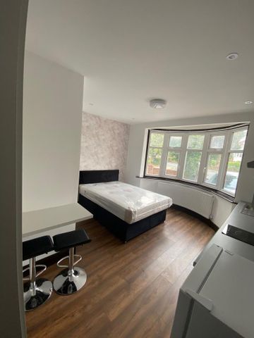 Studio to rent - Photo 4