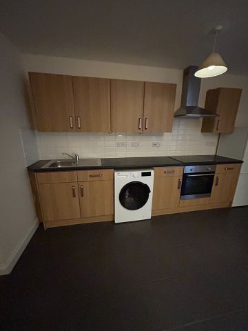 3 Bed Flat, Bellevue, BS8 - Photo 5