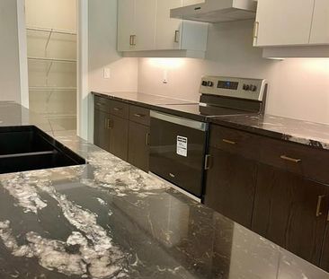 For Lease - 924 Robert Ferrie Drive, Kitchener, Ontario - Photo 6