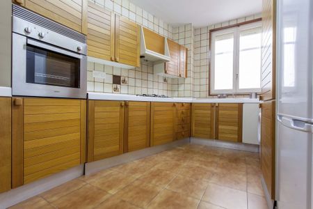 Spacious room in the centre of Valencia - Photo 2