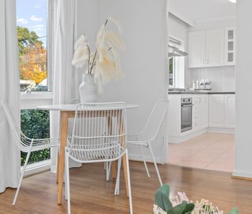 LIGHT FILLED APARTMENT IN KEW - Photo 2