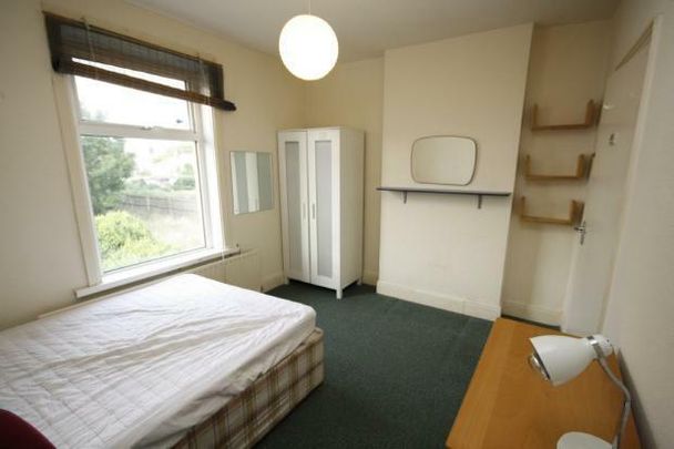 6 bedroom detached house to rent - Photo 1