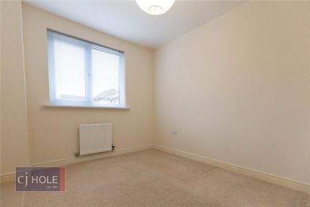 4 bedroom detached house to rent - Photo 3