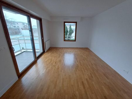location Appartement T3 DE 70.14m² À LE CHESNAY - Photo 2