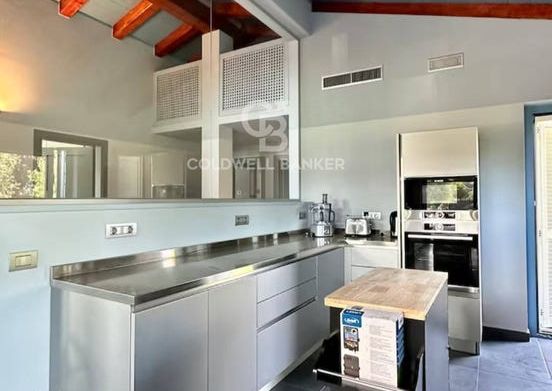 via crociale, Pietrasanta, Tuscany 55045