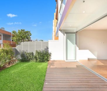 Beautifully presented terrace home on the golf course - Photo 4