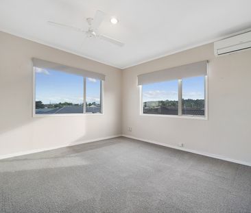 Modern 4-Bedroom Beauty in Wiri - Photo 5