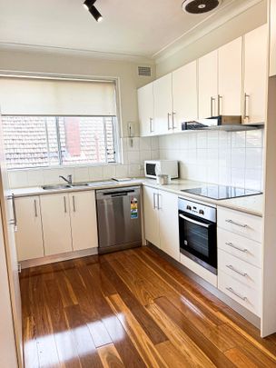 Earlwood - Photo 1
