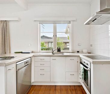 Charming bungalow in Milford - Photo 5