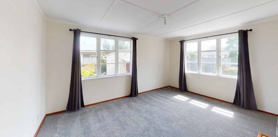 Roslyn - 3 Bedrooms - Photo 2