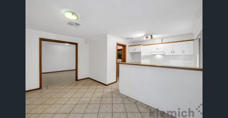 Convenient 2 BR home close to everything, available for rent until November 2026 - Photo 4