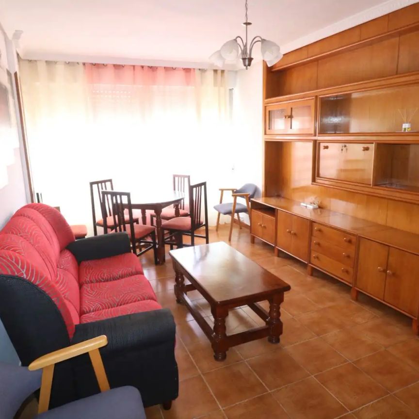 Piso de alquiler en Calle Canario, La Alhóndiga - Photo 1