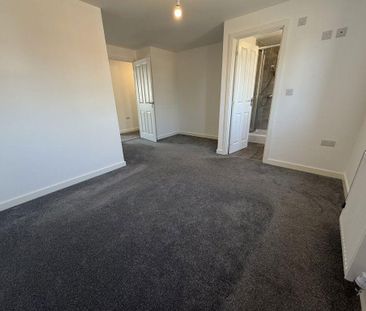 5 bedroom detached house to rent - Photo 2