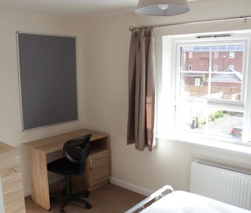 2 bedroom flat to rent - Photo 4