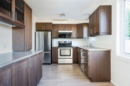 For Lease - 35 St. Clair Street, Collingwood, Ontario - Photo 2