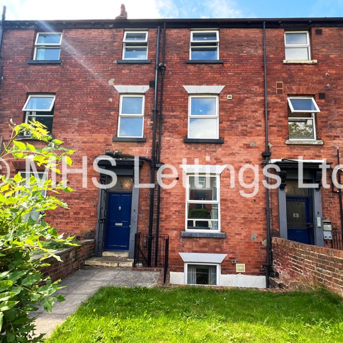 Room 4, 4 Midland Road, Leeds, LS6 1BQ - Photo 1