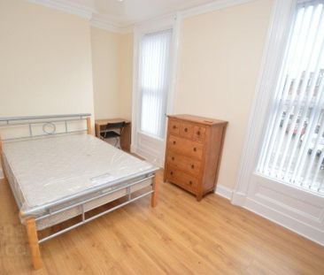 84 Cromwell Road, Belfast, BT7 1JY - Photo 3