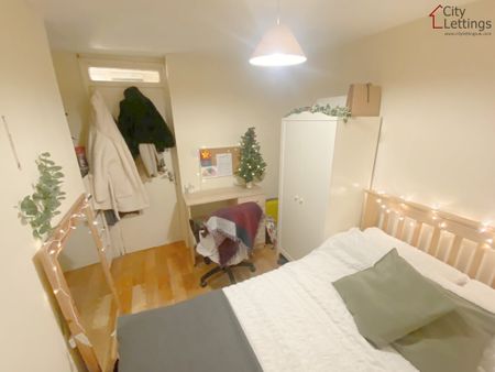 3 Bedroom Flat - Photo 4