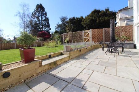 3 bedroom apartment to rent - Photo 4