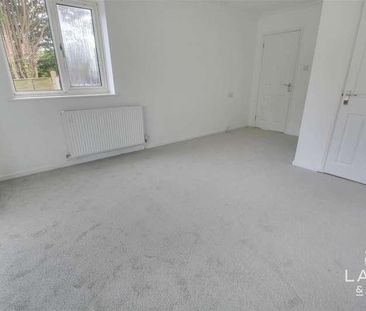 Andover Close, CO15 - Photo 3