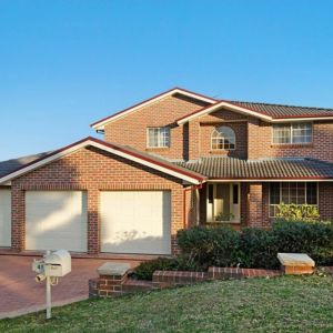 Large family home close Sherwood Ridge Public School - Photo 3