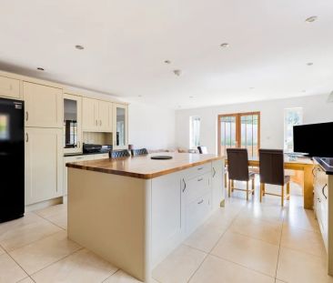 4 bedroom detached house to rent - Photo 3