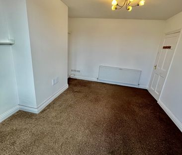 One bedroom ground floor flat - Photo 3