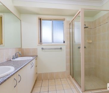 FOUR BEDROOM HOME IN QUIET CUL-DE-SAC - Photo 6