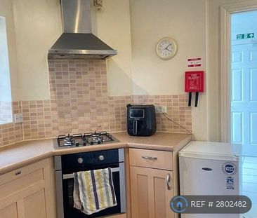 1 bedroom in a house share to rent - Photo 1