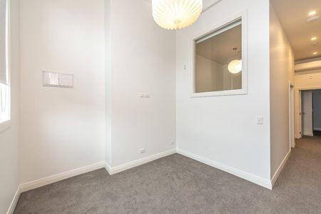 Appealing apartment on Drews - Photo 2