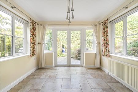 Nestled within a small cul-de-sac of just a handful of homes, this four-bedroom detached residence offers spacious and versatile living accommodation with two reception rooms. Complimented by double garage and gardens. - Photo 3