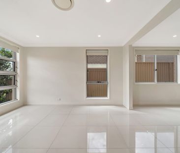 Modern family home in Prime Glenwood location - Photo 1