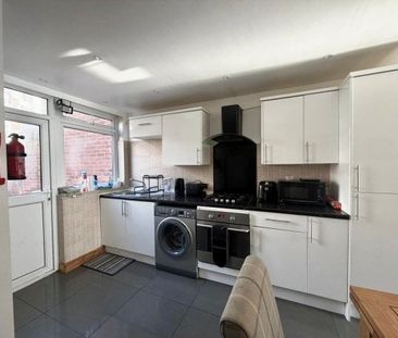 Room 1, Waterloo Street, Portsmouth - Photo 2