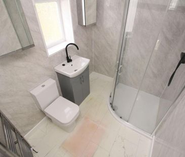 3 bedroom semi-detached house to rent - Photo 6