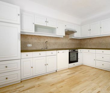 Behagliche Modernität und Retro-Charme: 3½-Zimmer-Wohnung in Itzling - Photo 4