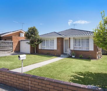 REDECORATED 2 BEDROOM HOME - Photo 4