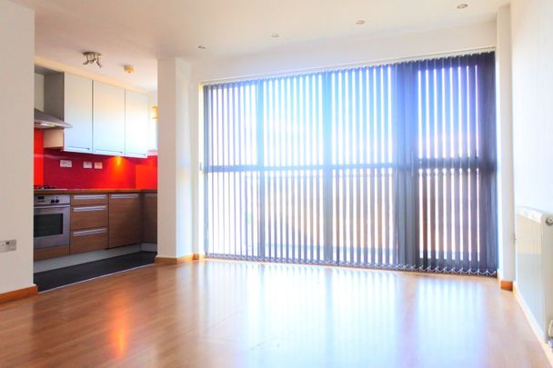 2 Bed Flat, Varcoe Road, SE16 - Photo 1