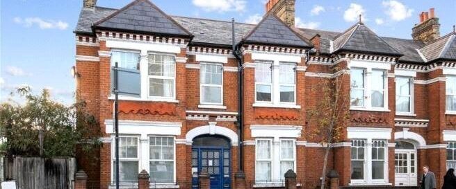 Tooting Bec, London, SW17 flat to rent - Photo 1