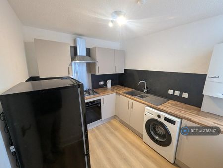 2 bedroom flat to rent - Photo 5