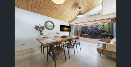 Designer Terrace Brimming with Unique Character - Photo 4