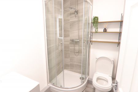 Flat 115, Green Lane, Yeadon, Leeds, LS19 7GP - Photo 5