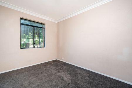 Spacious Ground Floor Apartment in a Prime Location - Photo 4
